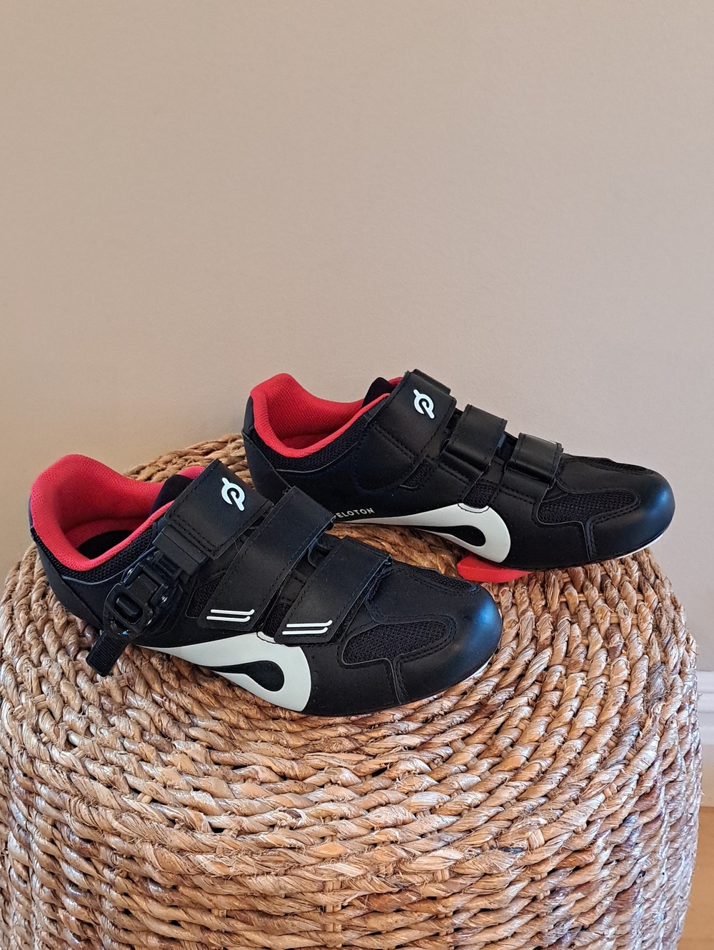 Peloton Womens Performance Indoor Spin/Cycling/Gym Black/Red/White Shoes 9.5